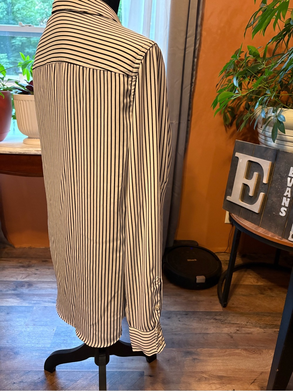 Express Black & White Striped Button-Down Blouse - Picture 9 of 12